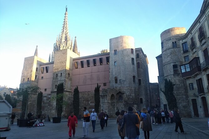 Barcelona Gothic Quarter Walking Tour with Tapas - Barcelona Cathedral, with a separate €11 entry fee