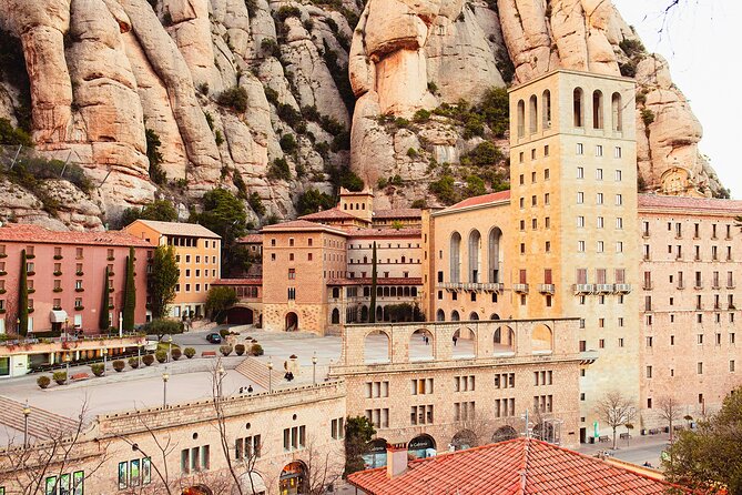 Barcelona : Gothic, Tapas, Churros & Vermouth - Els 4 Gats and the city’s kissing wall