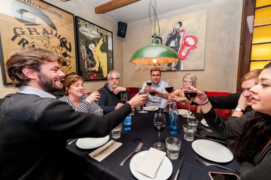Barcelona Gourmet Food & Wine Tour with Local Expert - What 14 to 16 servings really means