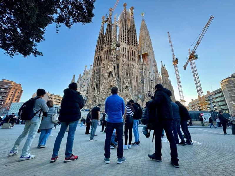 Barcelona in 1 Day: Sagrada Familia, Park Guell, Mila, tapas - Key points at a glance
