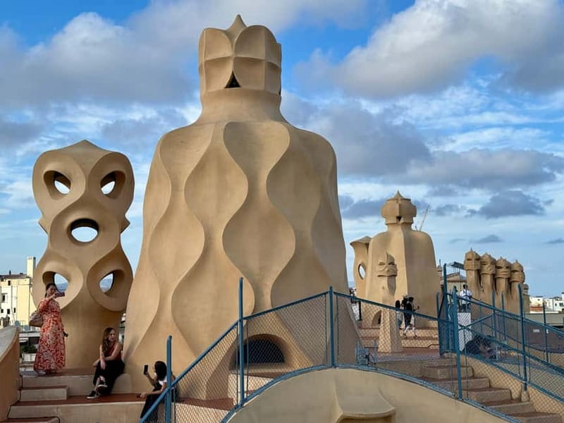 Barcelona in 1 Day: Sagrada Familia, Park Guell, Mila, tapas - Who should book this Barcelona tour