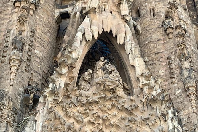 Barcelona in One Day: Gaudí, Gothic Quarter &Tapas (Private Tour) - Starting beside the Roman wall at Plaça Nova