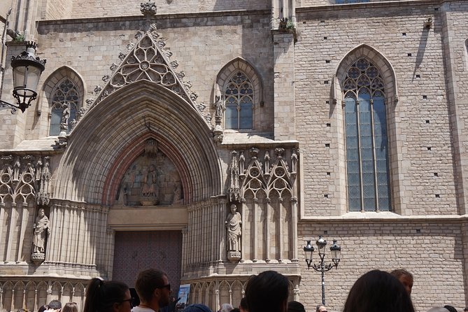 Barcelona in One Day: Gaudí, Gothic Quarter &Tapas (Private Tour) - Boqueria Market, with time to look and taste