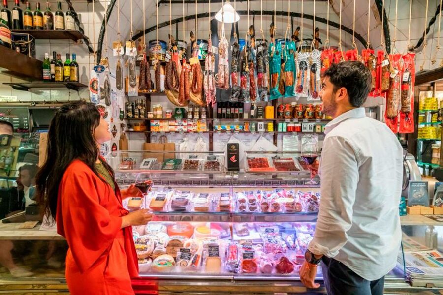 Barcelona: La Boqueria & Santa Caterina Market Private Tour - A pause at Plaza Reial