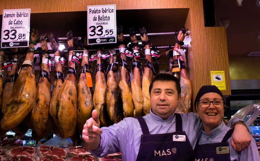 Barcelona: Market, Tasty Tapas/Food and Gothic History Tour - Catalan classics: botifarra and pa amb tomàquet