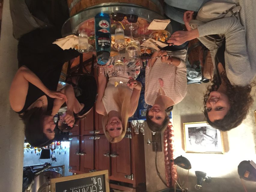 Barcelona: Market, Tasty Tapas/Food and Gothic History Tour - What the guides add to the walk