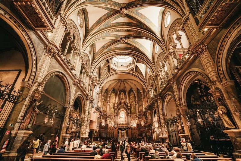 Barcelona: Montserrat and Winery Tour with Tapas or Lunch - The cogwheel train approach to Montserrat