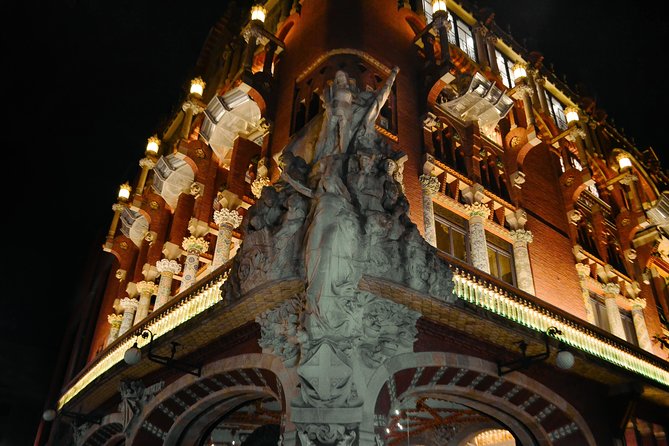 Barcelona Night Bike Tour with Local Tapas and Cava Stop - How the pace feels for families and casual riders