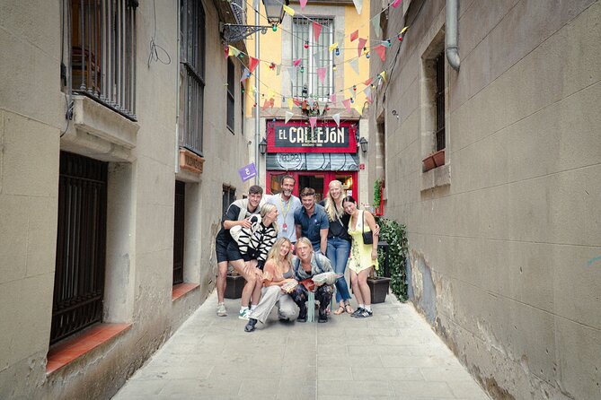 Barcelona Old City Guided Tour with Tapas and Drinks - What the $95.53 price really covers