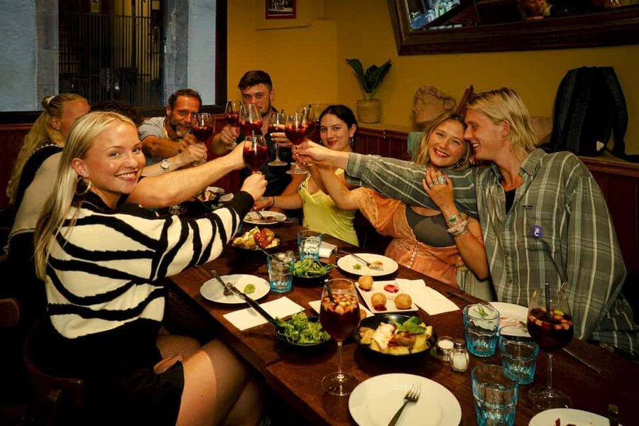 Barcelona: Old City Hidden Gems, Tapas, & Drinks Guided Tour - Should you book it?