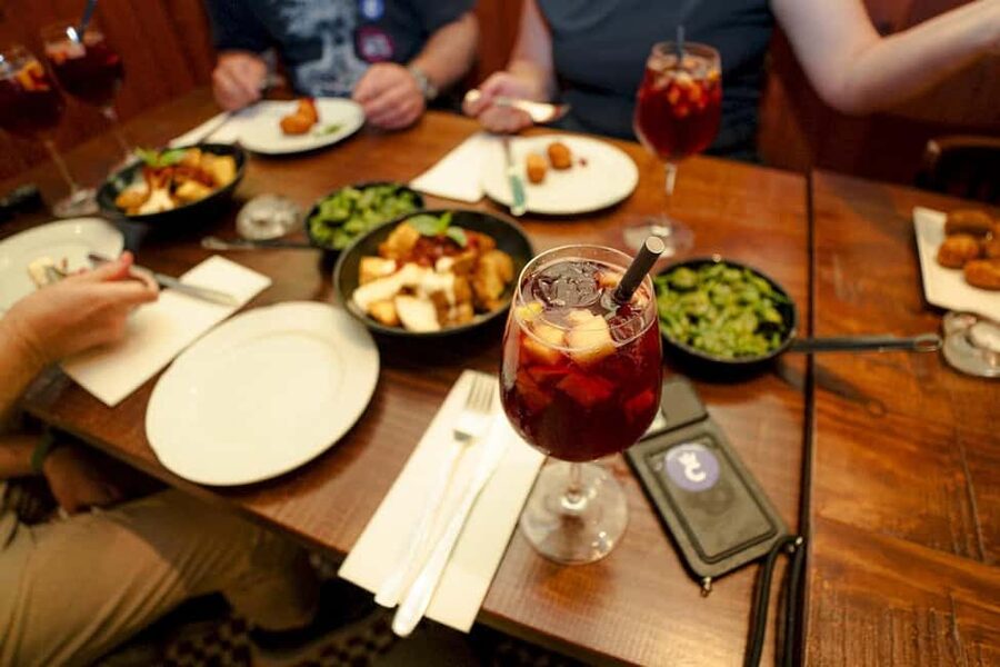 Barcelona: Old City Hidden Gems, Tapas, & Drinks Guided Tour - The Catalan porrón challenge