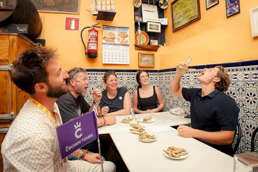 Barcelona: Old City Hidden Gems, Tapas, & Drinks Guided Tour - A social evening, not a formal food class