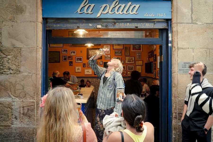 Barcelona: Old City Hidden Gems, Tapas, & Drinks Guided Tour - Who should book this Barcelona food walk?