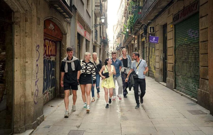 Barcelona: Old City Hidden Gems, Tapas, & Drinks Guided Tour - First tastings: familiar tapas with a local setting