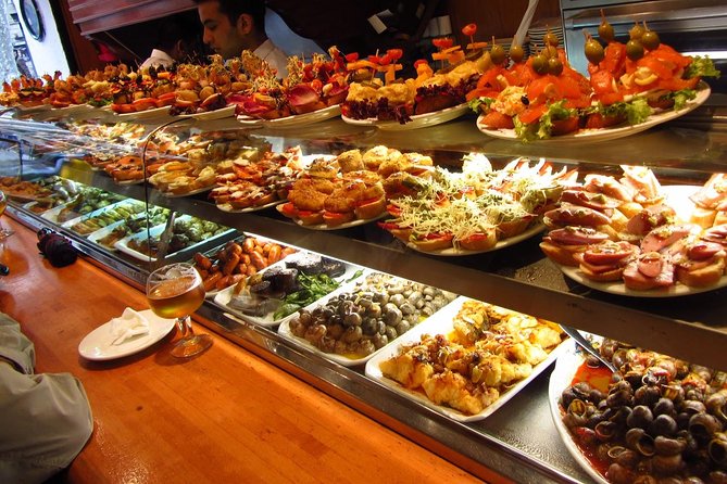 Barcelona Old Town Night Small Group Tour with Tapas & Flamenco - Meeting at Plaça Catalunya