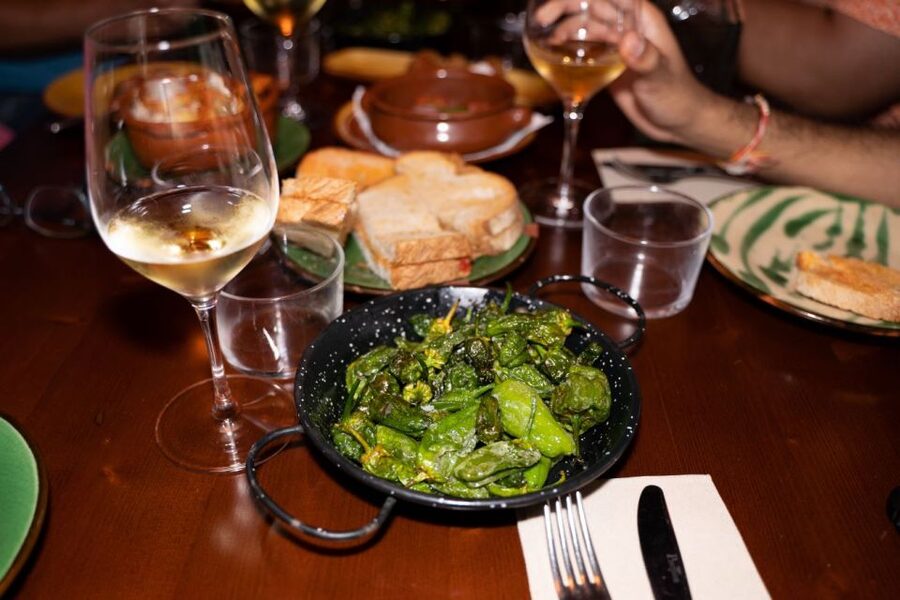 Barcelona Old Town Tapas Night: Hidden Bars, Cava & Vermut - Barcelona Cathedral and the final tasting