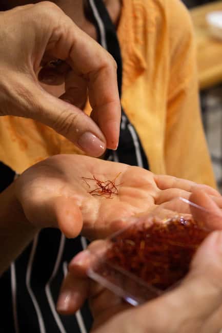 Barcelona Paella Class, Boqueria Tour, Mother-Daughter Chefs - FAQ