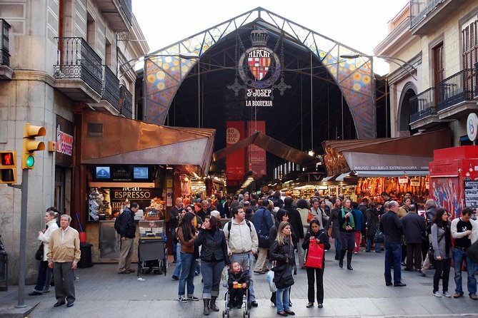 Barcelona : Paella Cooking Experience + Boqueria Market Exclusive Tour - Vegetarian options and dietary planning