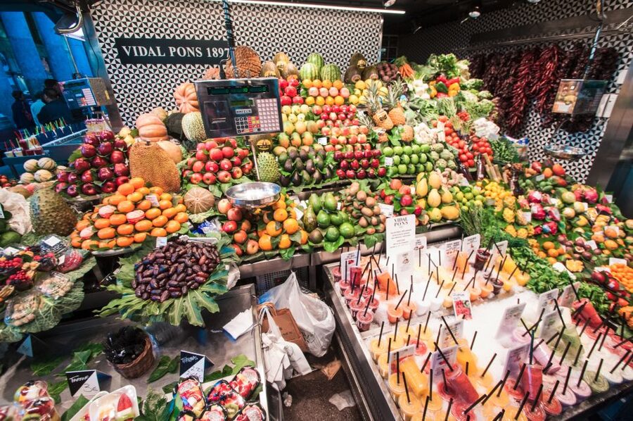 Barcelona: Paella Cooking Experience & Boqueria Market Tour - Practical details that affect your choice