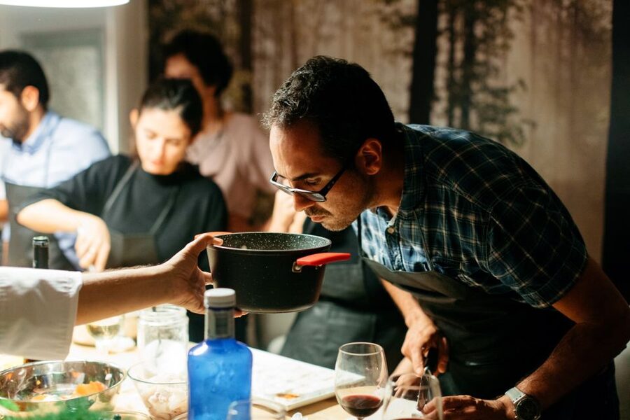 Barcelona: Paella Cooking Workshop and Market Tour - Timing, meeting point, and practical planning