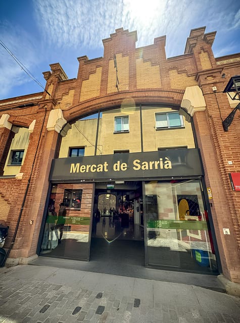 ⭐︎ Barcelona: Paella Maestro Market Tour & Sangria & Tapas - Cooking paella with a family recipe