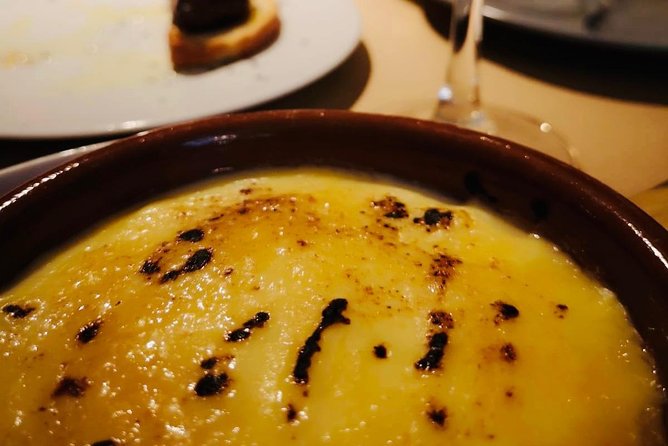 Barcelona Poble Sec Tapas & Wine Tour - A family square and Barcelona’s easygoing side