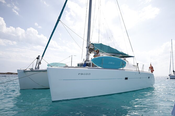 Barcelona: Premium Private Wine Tasting & Tapas in a Catamaran - Is $325.46 per person good value?