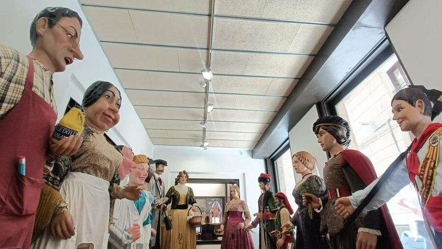Barcelona private Family-Friendly Cultural & Food Tour - What makes the private format worth $94