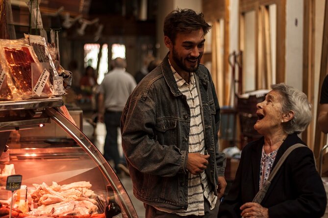 Barcelona Private Food Tour: Tapas, Paella & 8+ Food Tastings - Guide style and the small details that matter
