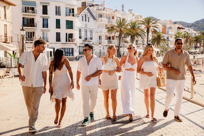 Barcelona: Private SITGES Tour and PENEDÈS Wine Tasting & TAPAS - The private format and transport