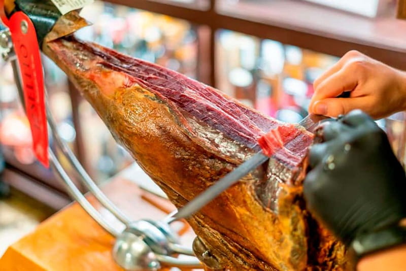 Barcelona: Private Tapas & Wine with Flamenco Show Old Town - Mediterranean Tapas at the Second Bar