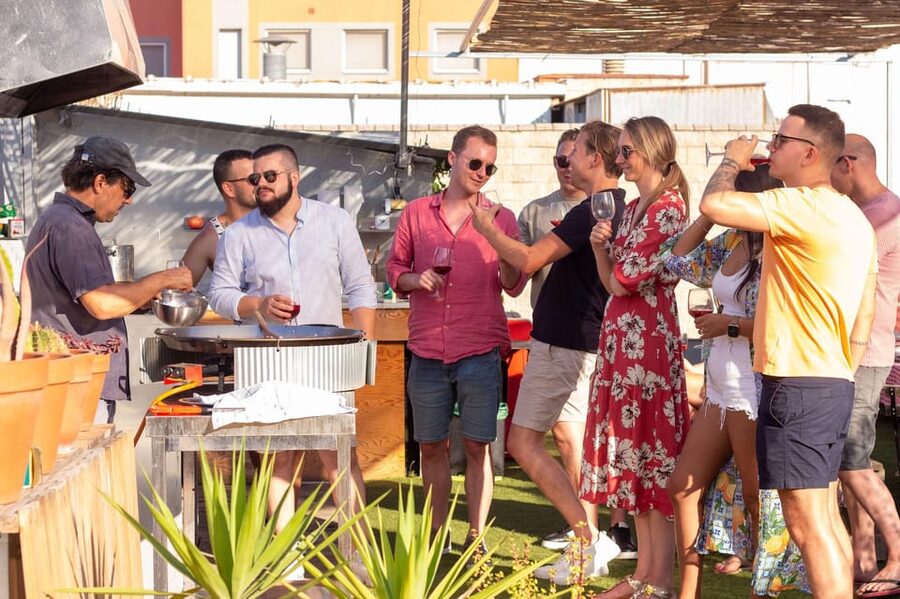 Barcelona: Rooftop Paella Cooking Class with Sangria - Why the Rooftop Setting Matters