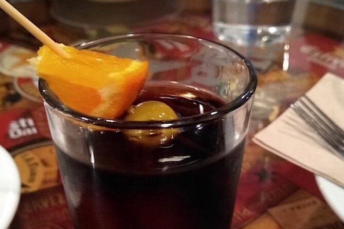 Barcelona´s Lunch or Dinner Tapas Tour: Food, drinks, happiness! - The food: classic tapas with enough for dinner
