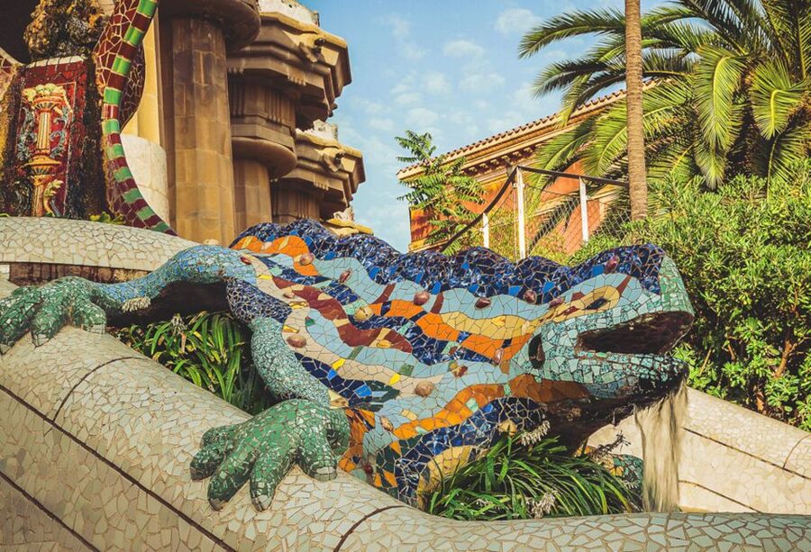 Barcelona: Sagrada Familia, Park Guell & Tapas Private Tour - Who should book this Barcelona day?