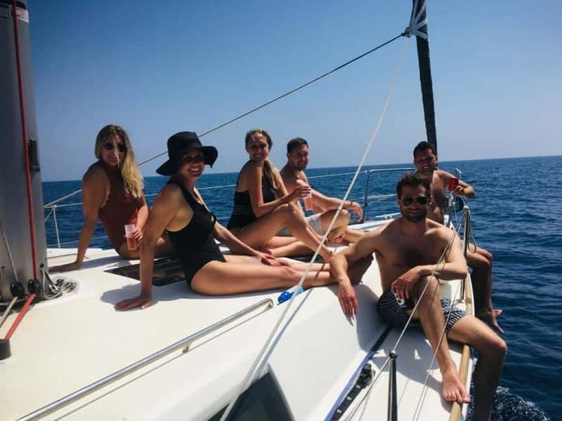 Barcelona: Sailing Tour with Tapas, Drinks and Swim Stop - The first stretch: harbor views and a taste of sailing