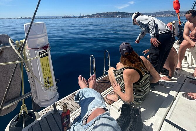Barcelona: Sailing Tour with Tapas, Drinks, Swim & Sunset Option - Boat comfort and expectations