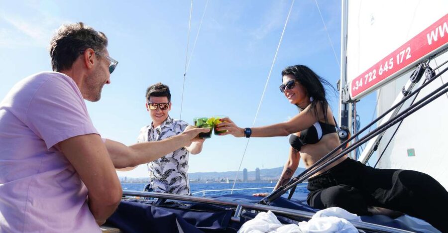 Barcelona: Sailing Tour with Vermouth and Drinks - Barcelona from the Mediterranean