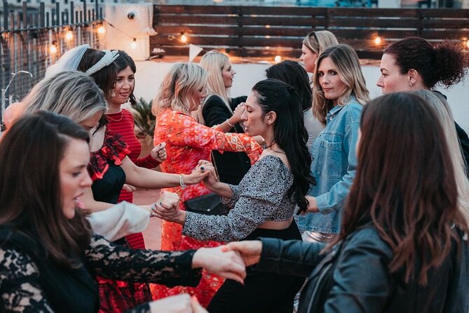 Barcelona Sangria & Salsa Dance Class with Bottomless Drinks - The social side of the two-hour format