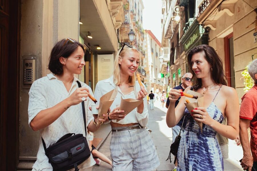 Barcelona: Small Group Gothic, Tapas & Churros Tour! - Key points at a glance