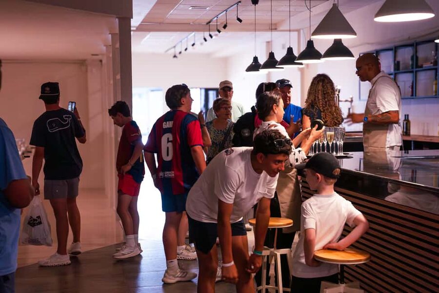 Barcelona: Spanish Tapas Cooking Class with Wine - Key points at a glance