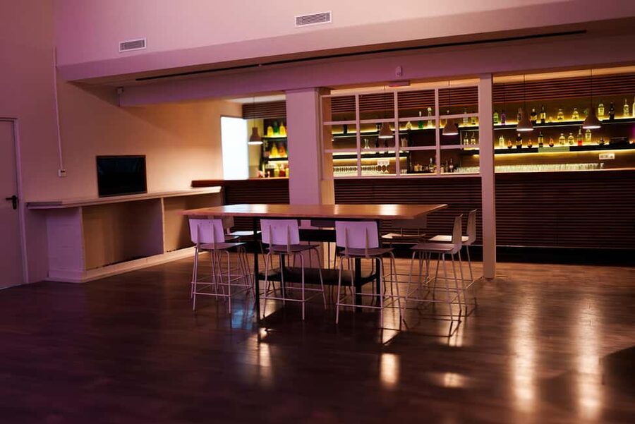 Barcelona: Spanish Tapas Cooking Class with Wine - What happens during the 2.5-hour workshop