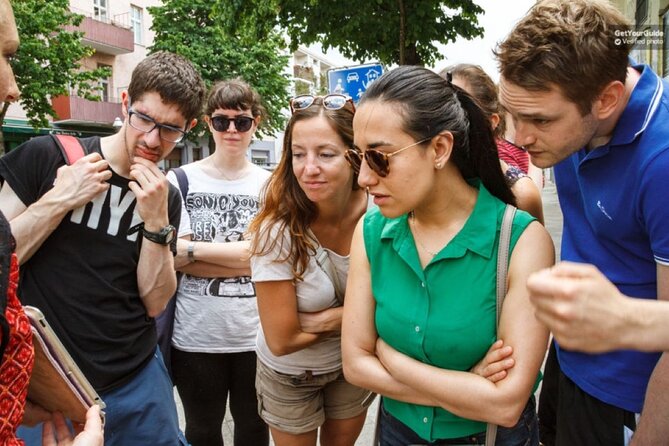 Barcelona Street Art, Graffiti and Tapas Tour - Guides, storytelling, and the human side of the tour