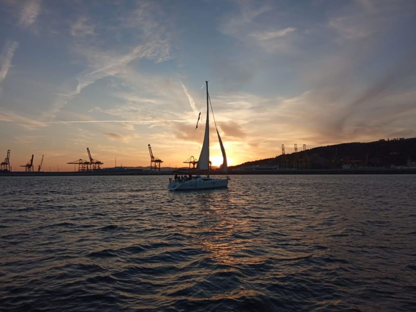 Barcelona: Sunset Live Sax and Sailing Experience with Tapas - Is $107 a fair price?