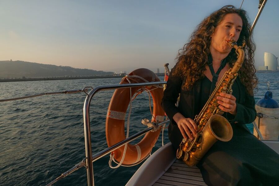 Barcelona: Sunset Live Sax and Sailing Experience with Tapas - Practical planning for the evening