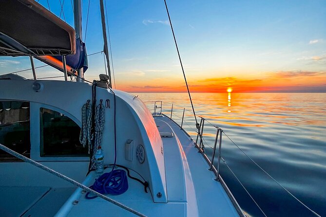 Barcelona Sunset Sailing with Wine and Tapas - Practical details that can affect your evening
