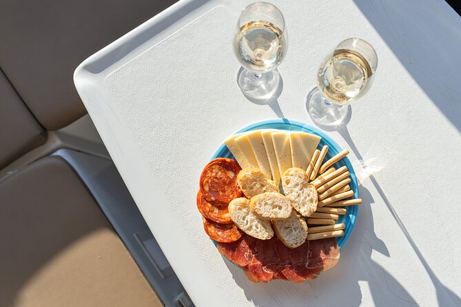 Barcelona Sunset Sailing with Wine and Tapas - Meeting the crew in Badalona