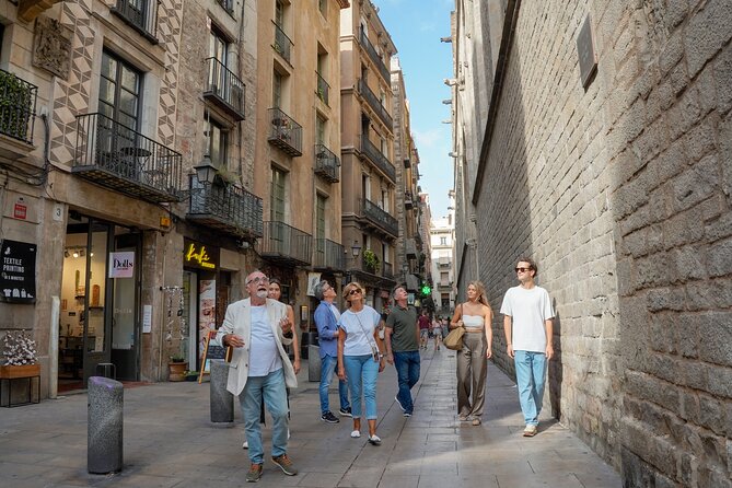 Barcelona Tapas and Wine Experience Small-Group Walking Tour - Plaça Sant Jaume and the first Gothic Quarter stops
