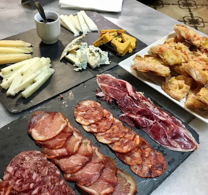 Barcelona Tapas Crawl food & drinks all included - Key points to know before booking