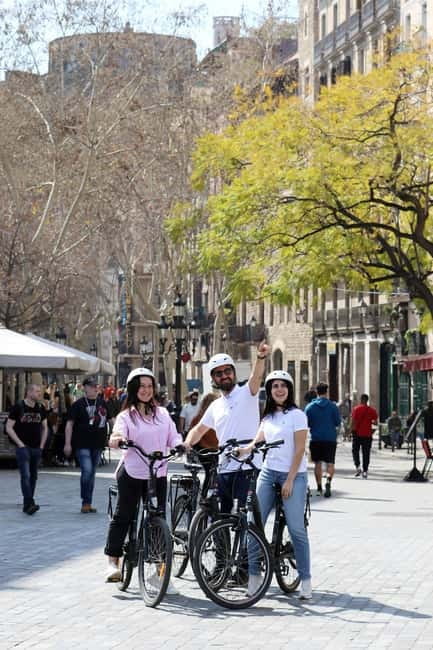 Barcelona: Tapas Tasting Tour by Regular Bike or E-Bike - From Passeig de Lluís Companys into the Eixample