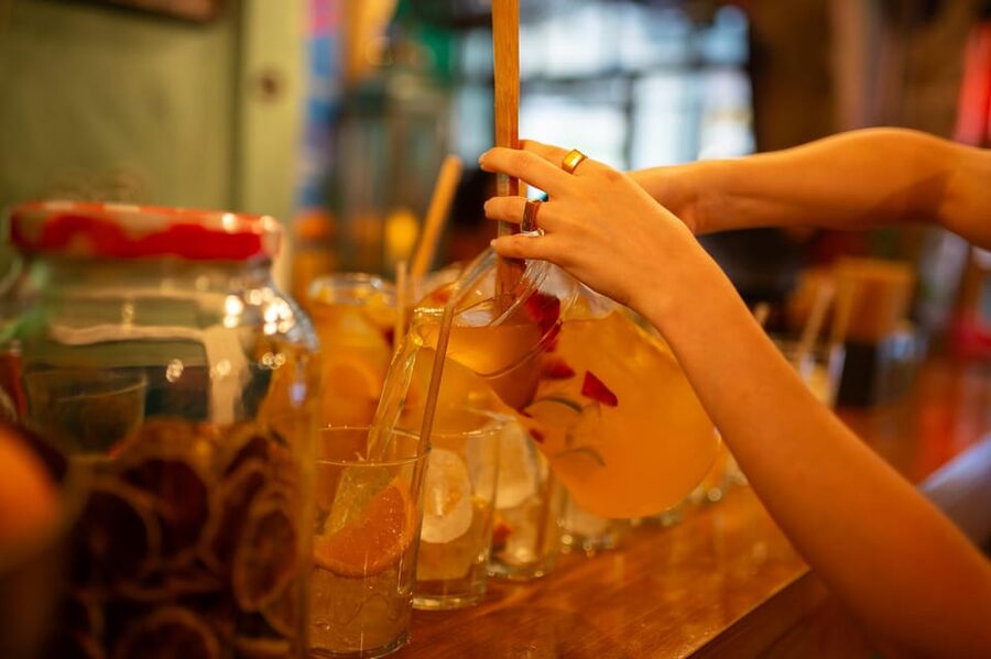 Barcelona: Tapas Tour with Food Tastings and Drinks - Practical details that can save you trouble